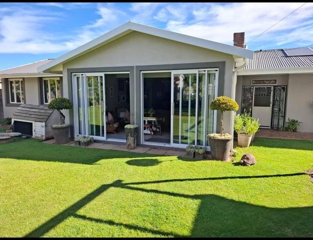 7 BEDROOM HOUSE FOR SALE IN BERGSIG